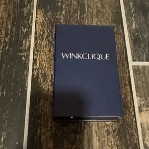 Winkclique Blue Box